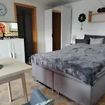아파트 Fewo 3 Mit Terrasse, Box-Bett, Kl Zi Mit Einzelb, Tresor